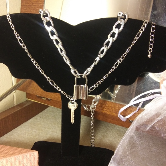 Silver Tone Lock and Key Layered Necklac - Picture 7 of 11